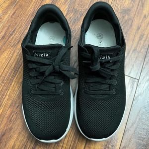 Kizik Lima Black White Lace Up Sneakers Wide